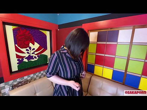 ❤️ Japanesch Cutie mat groussen Titten masturbéiert mat Sexspillsaachen an huet en Orgasmus. Si schwätzt an engem Interview iwwer hir fucking Erfahrung. Riesen Titten an haare Muschi krauchen haart. Osakaporn ❤❌ Qualitéit Porno bei eis ☑
